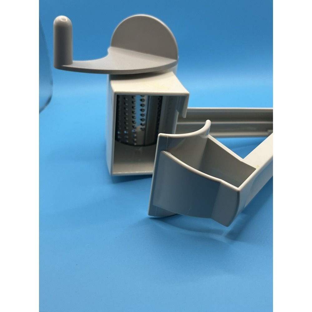 Pampered Chef Cheese Grater Hand Crank With Barrel